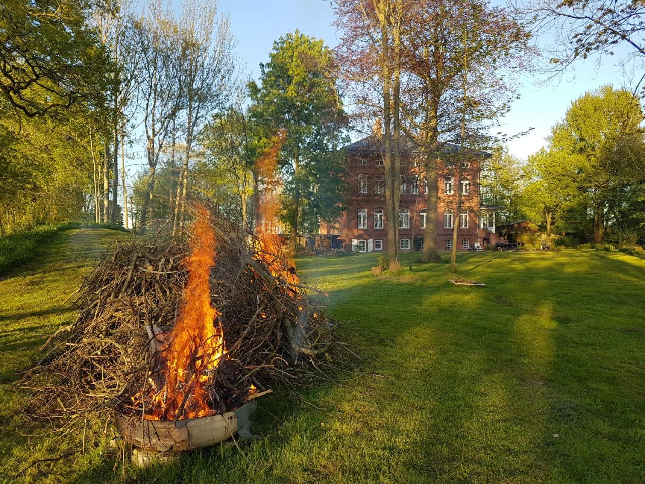 Haus Im Park Leilighet Wesselburen Eksteriør bilde